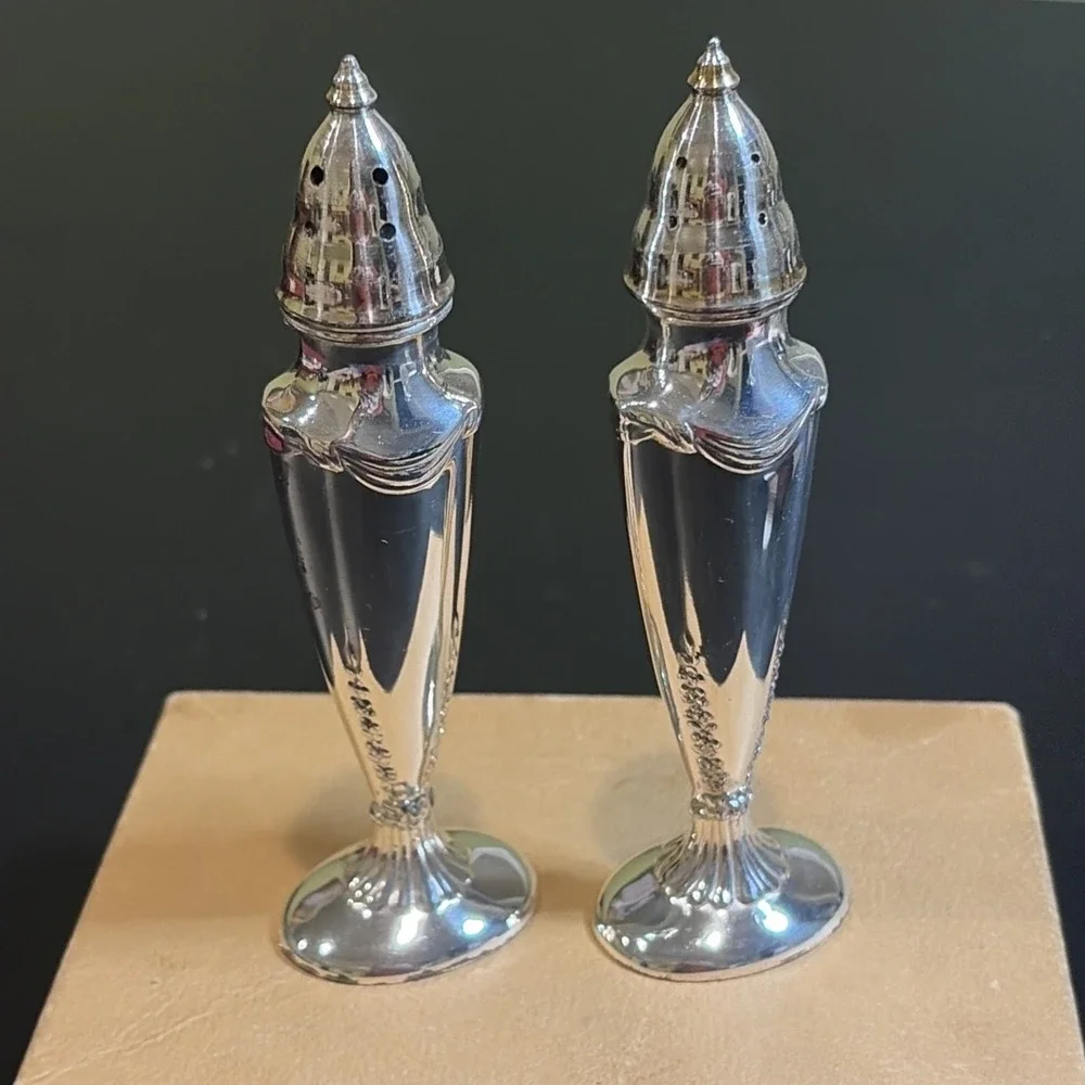 La France Reg Silver Plated 616 Salt & Pepper Shakers EUC Made In USA